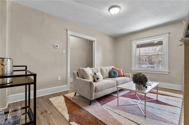 Photo - 6517 Dean St