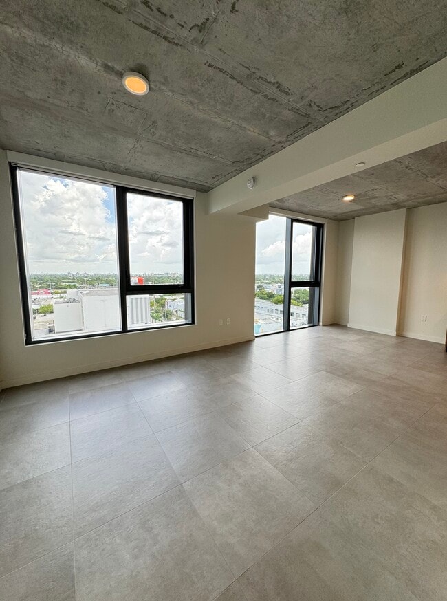 Photo - 267 NW 31st St Unit S3