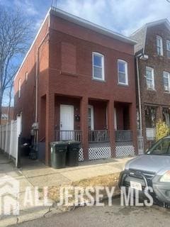 Building Photo - 331 Watson Ave Unit 1