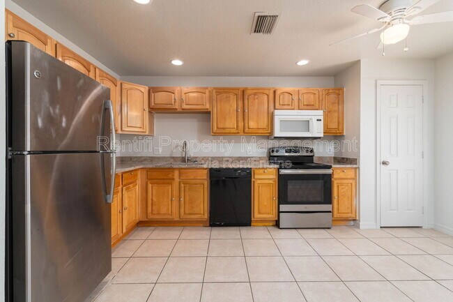 Photo - 210 Ichabod Ave