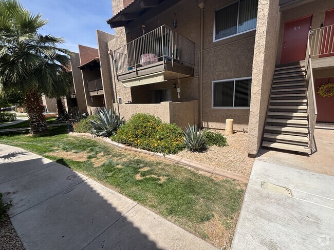 Building Photo - 5525 E Thomas Rd Unit B3 Rental