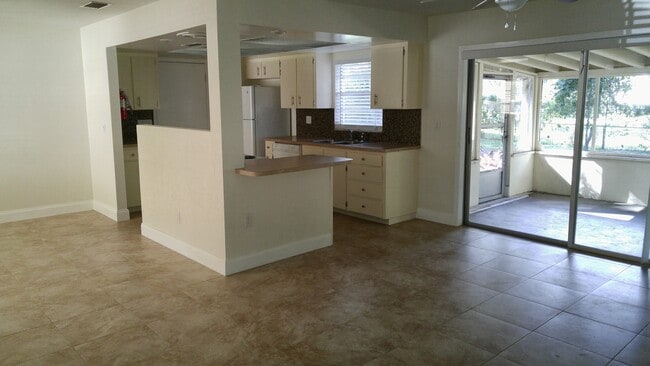 Photo - 3 Bedroom, 2 Bath in Idylwild area