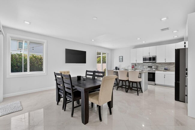 Photo - 5040 Heron Pl