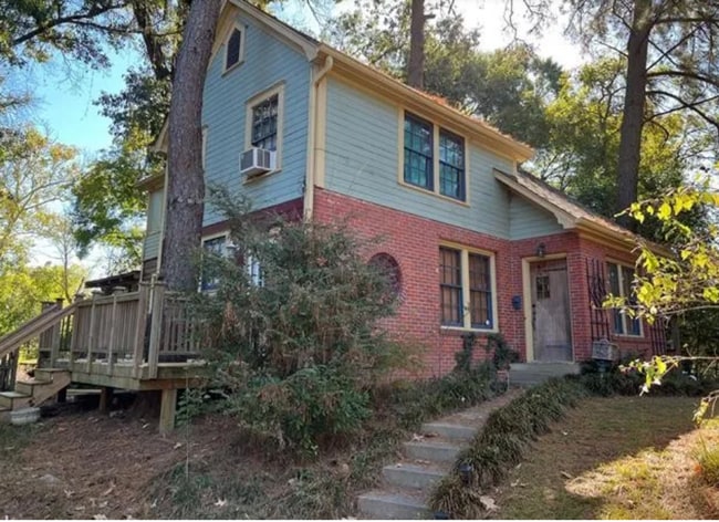 Building Photo - 3331 Alexander Ave