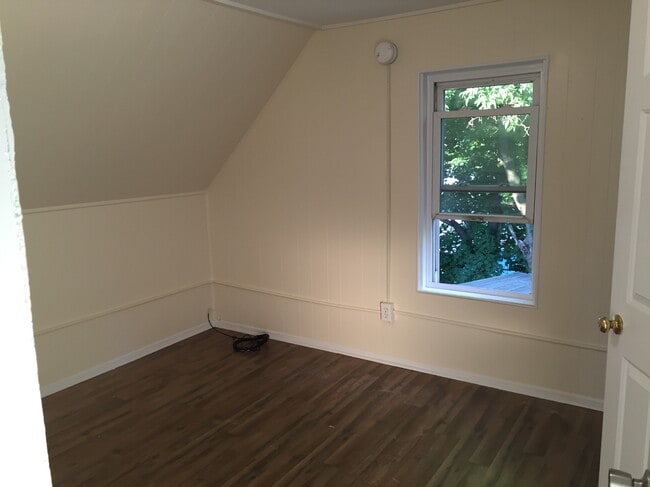 Photo - 162 S Main St