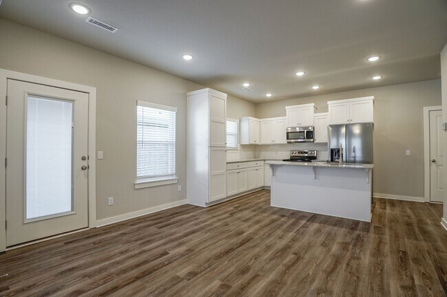 Photo - Now Preleasing