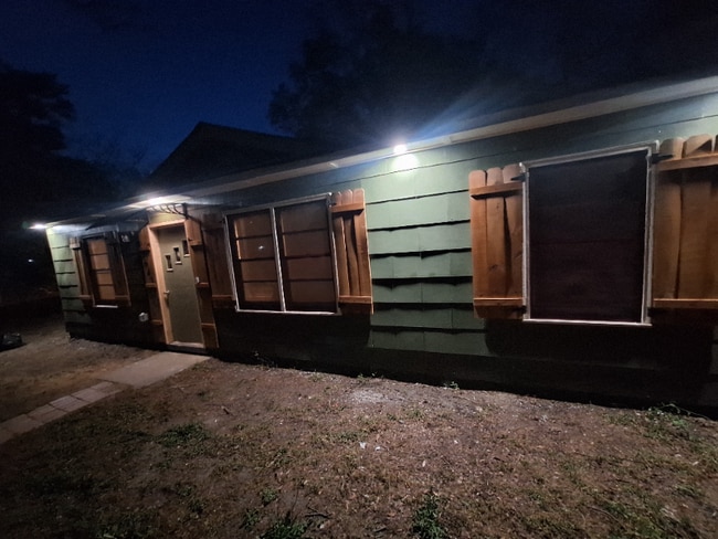 Photo - 2641 Leone Dr N