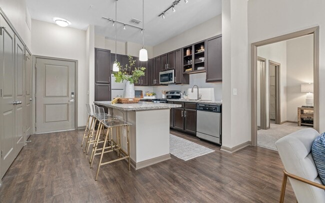 Riverhouse Apartments
