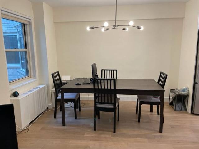 Photo - 100 W 57th St