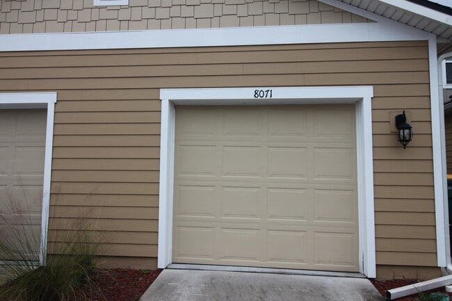 Building Photo - 8071 Echo Springs Rd