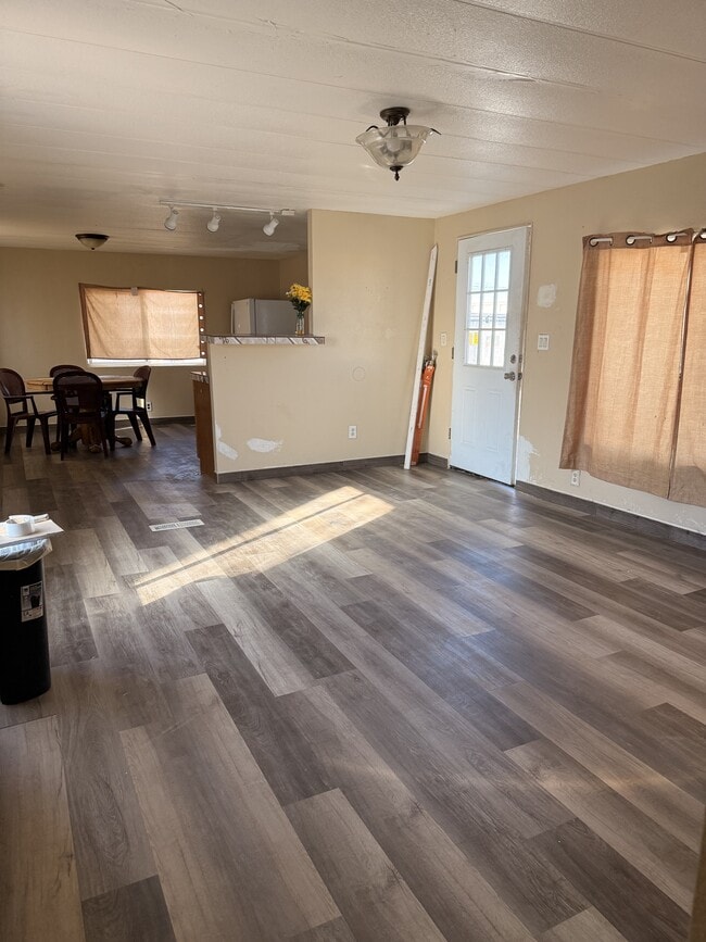 Photo - 310 W 2nd St