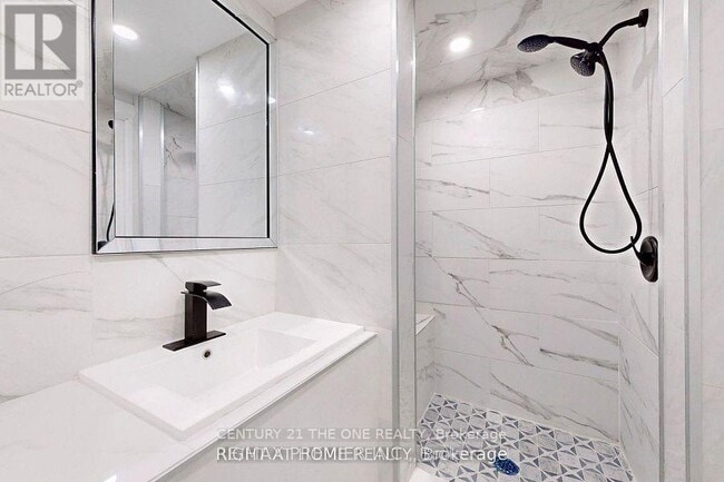 Photo - 254 Andrew St