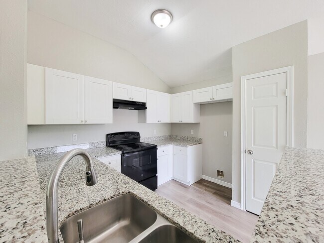 Photo - 15814 Murrelet Ct