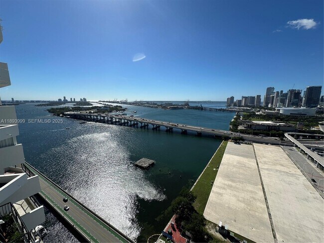 Photo - 555 NE 15th St Unit 31I