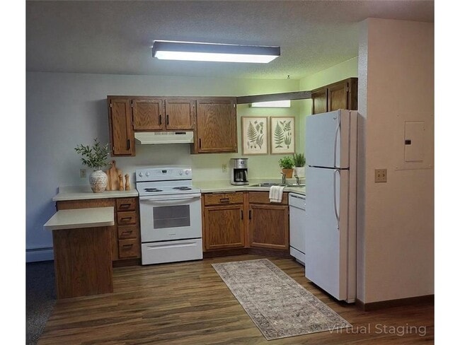 Building Photo - 609 Main St S Unit 7