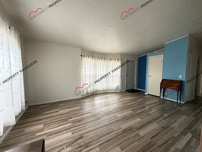 8632 180th Way SW