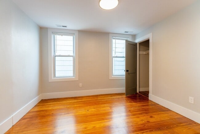 Photo - 206 H St Unit 2