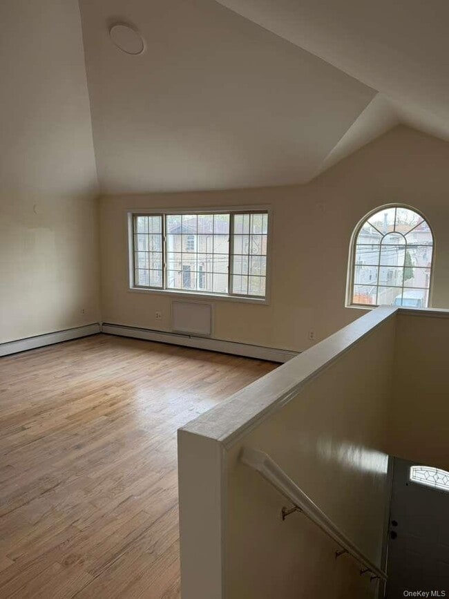 Photo - 145-47 224th St