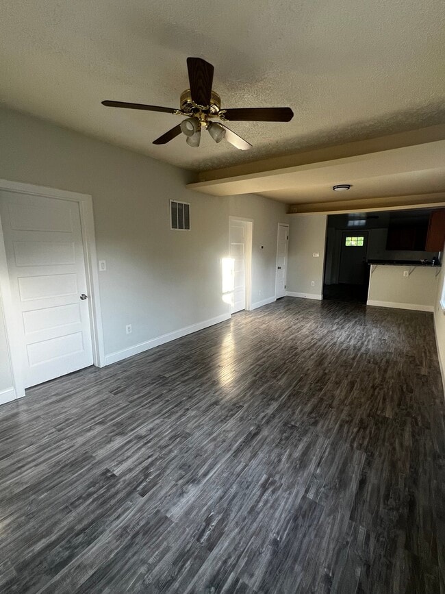 Photo - 5405 Quintana St