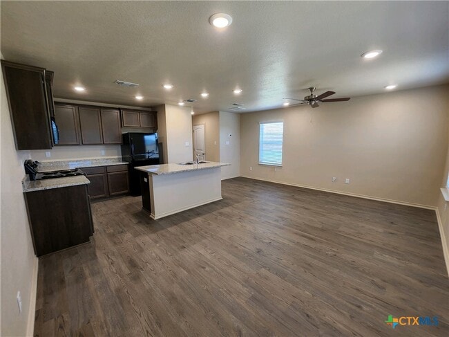 Photo - 1704 Montell St
