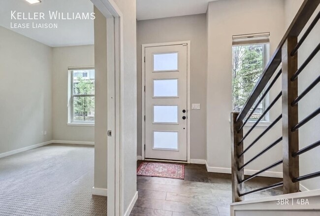 427 Primrose Ln
