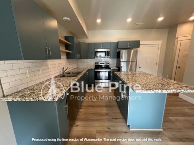 Photo - 359 N 3rd West St