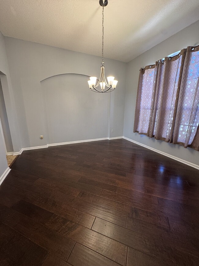 Photo - 4 bedroom 2 bath home with large fenced in...