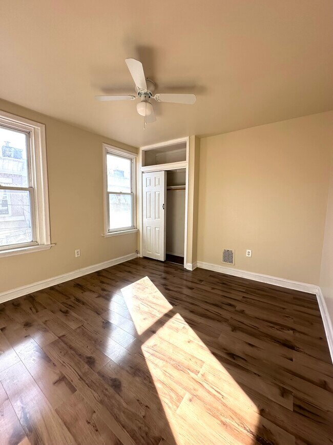 Photo - 1922 S Bonsall St