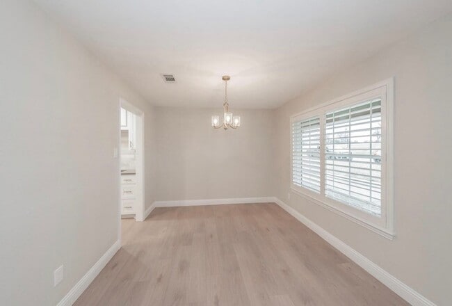 4904 Arborlawn Dr