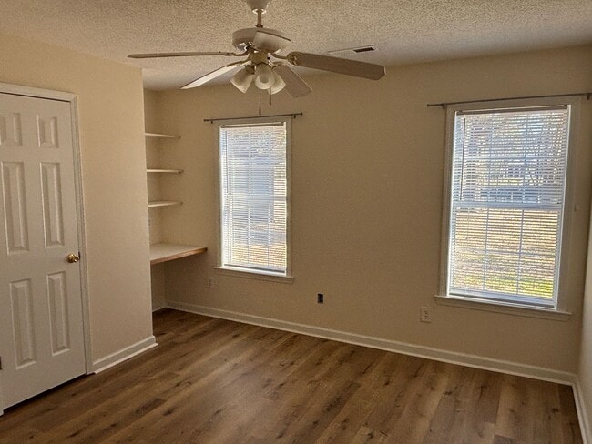 Photo - Beautiful 3 bedroom 2 bath house in Castlewood