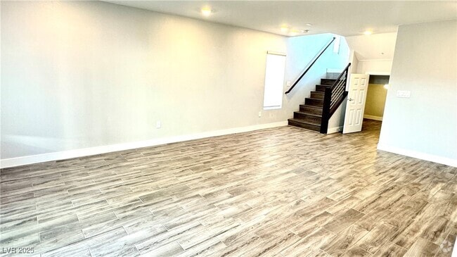 Building Photo - 5718 Woodchester Ave Rental