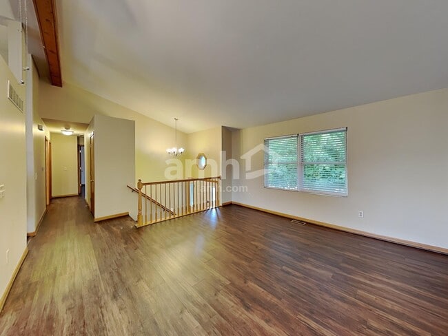 Photo - 204 Inverness Trl