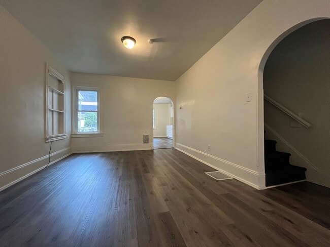 Photo - Jamestown St 142-144 Unidad 144 Jamestown St