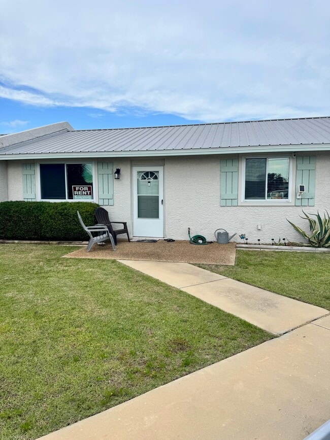 Building Photo - 5204 Beach Dr Unit A