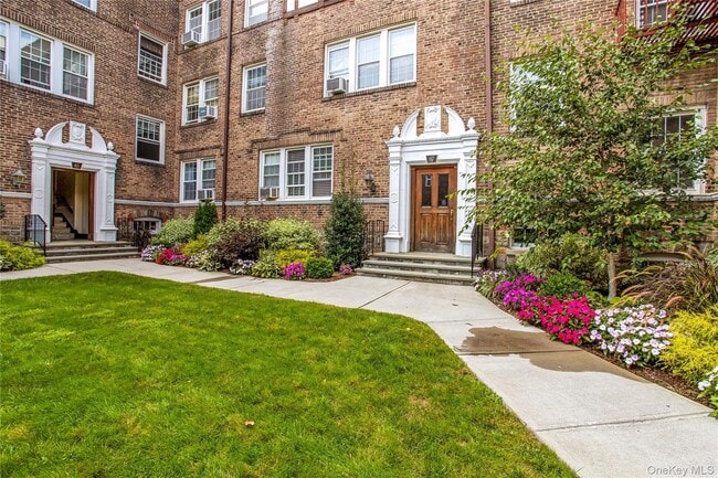 Building Photo - 87 N Broadway Unit 2L