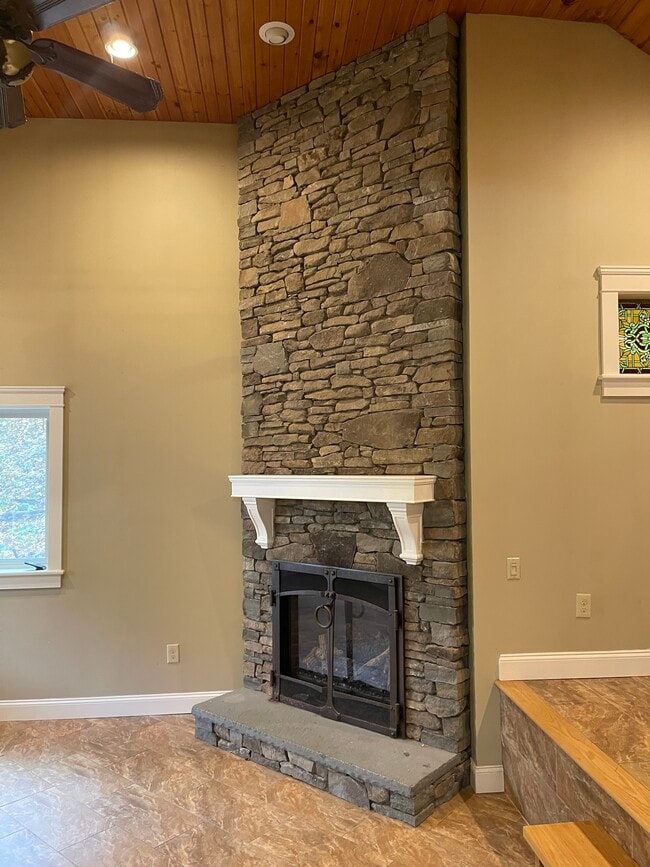 Photo - 378 W Main St