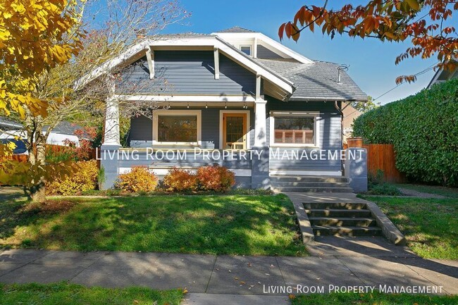 A Rare Sellwood Craftsman Located in the D... - A Rare Sellwood Craftsman Located in the D... House