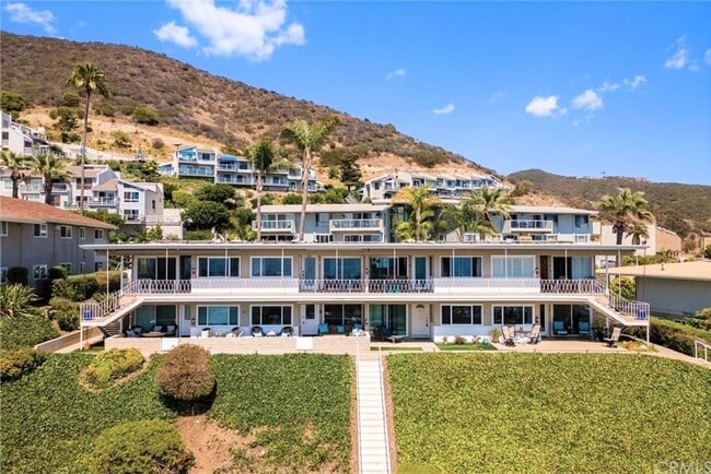 Building Photo - Ocean View Single Level Laguna Beach Condo!