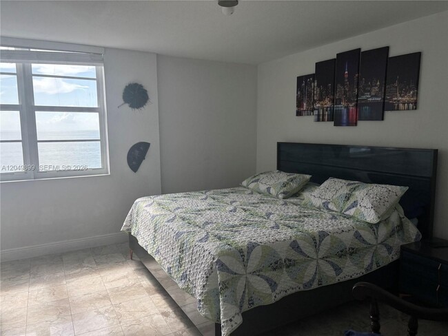 Photo - 6450 Collins Ave Unidad 1207
