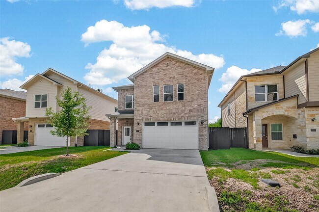 Photo - 2209 Silverbonnet St