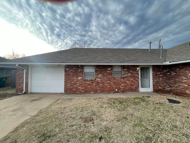 Building Photo - 2 Bed Duplex OKC- Move in Deposit-Free! (If Qualified)