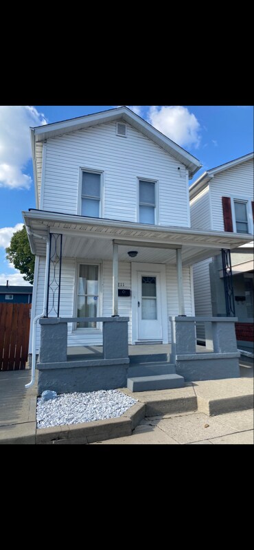 Photo - 211 Burns Ave