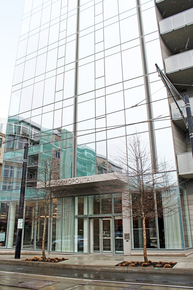 Photo - Unrivaled Cosmopolitan Condo w/Breathtaking City & River Views