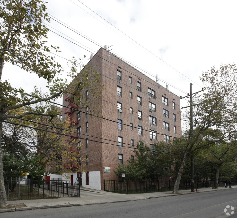 22-30 Mott Ave - 22-30 Mott Ave
