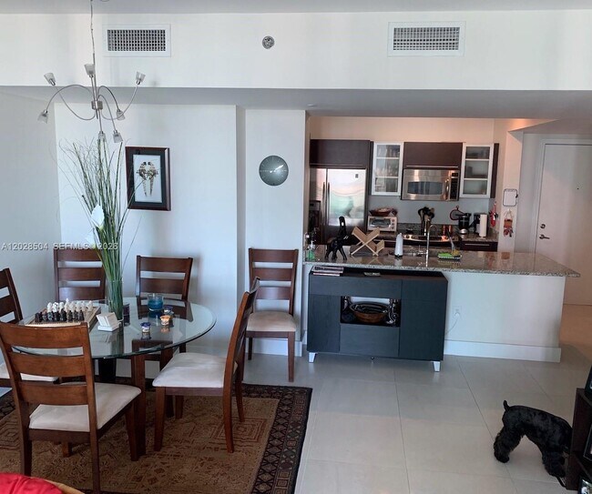 Photo - 951 Brickell Ave Unidad 4005