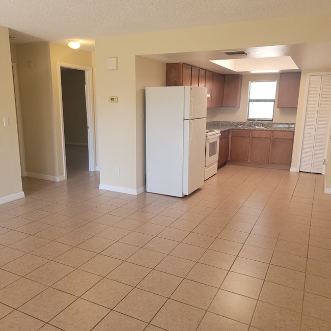 Building Photo - 4030 78th Ave N Unit 11 Rental