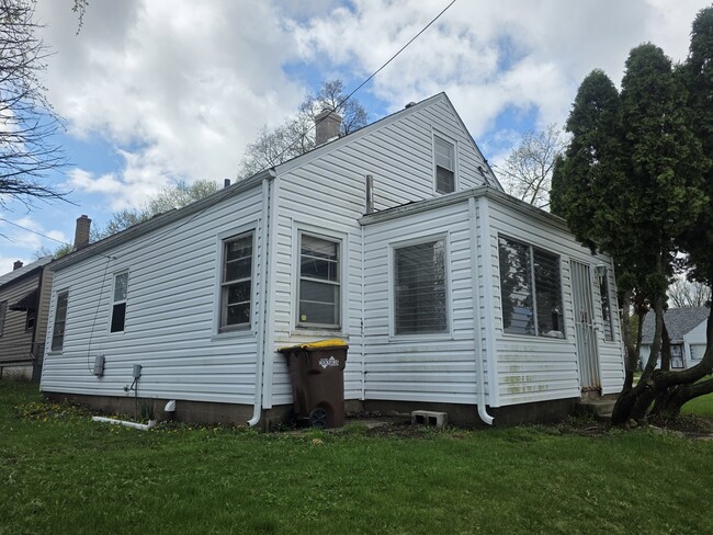 Photo - 427 N Henrietta Ave