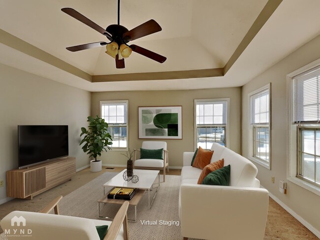 Photo - 664 S Mahn Ave