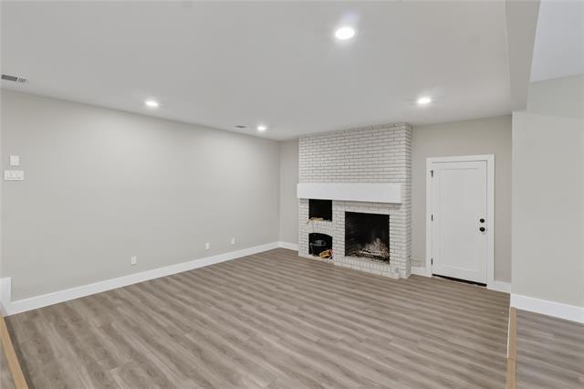 Photo - 209 W 9th St