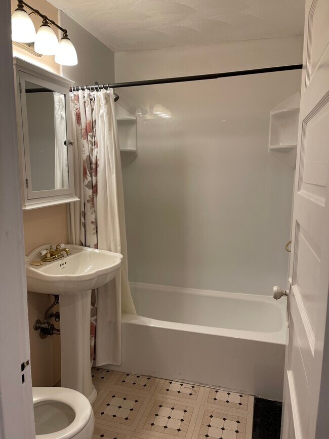 Photo - 12 Barton St Unit 1